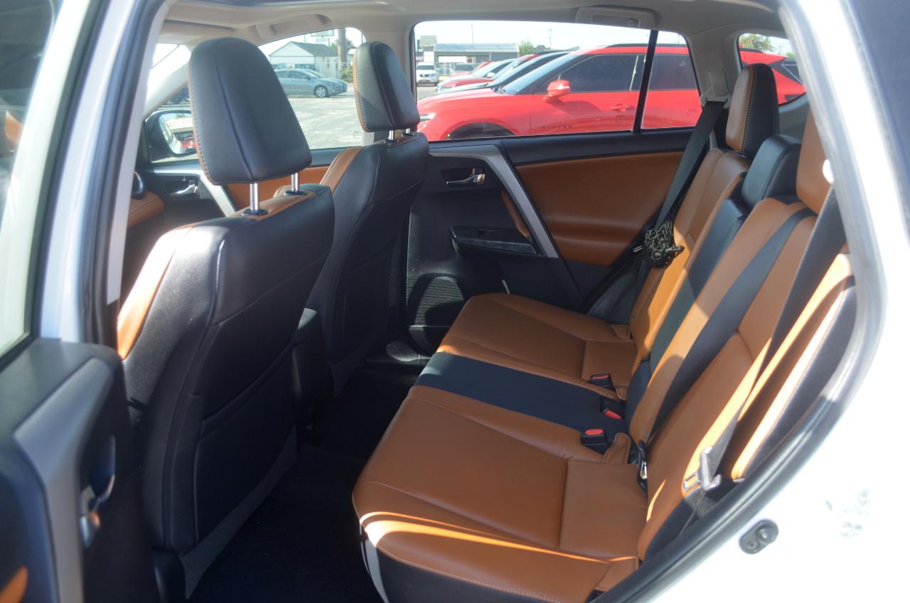 Toyota RAV4 Limited AWD (Natl) 2017