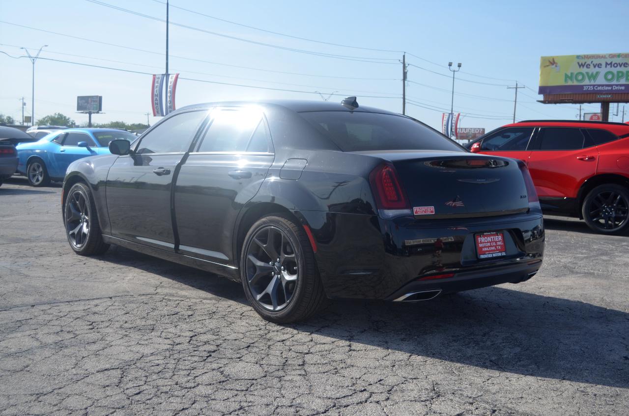 Chrysler 300 Touring RWD 2023