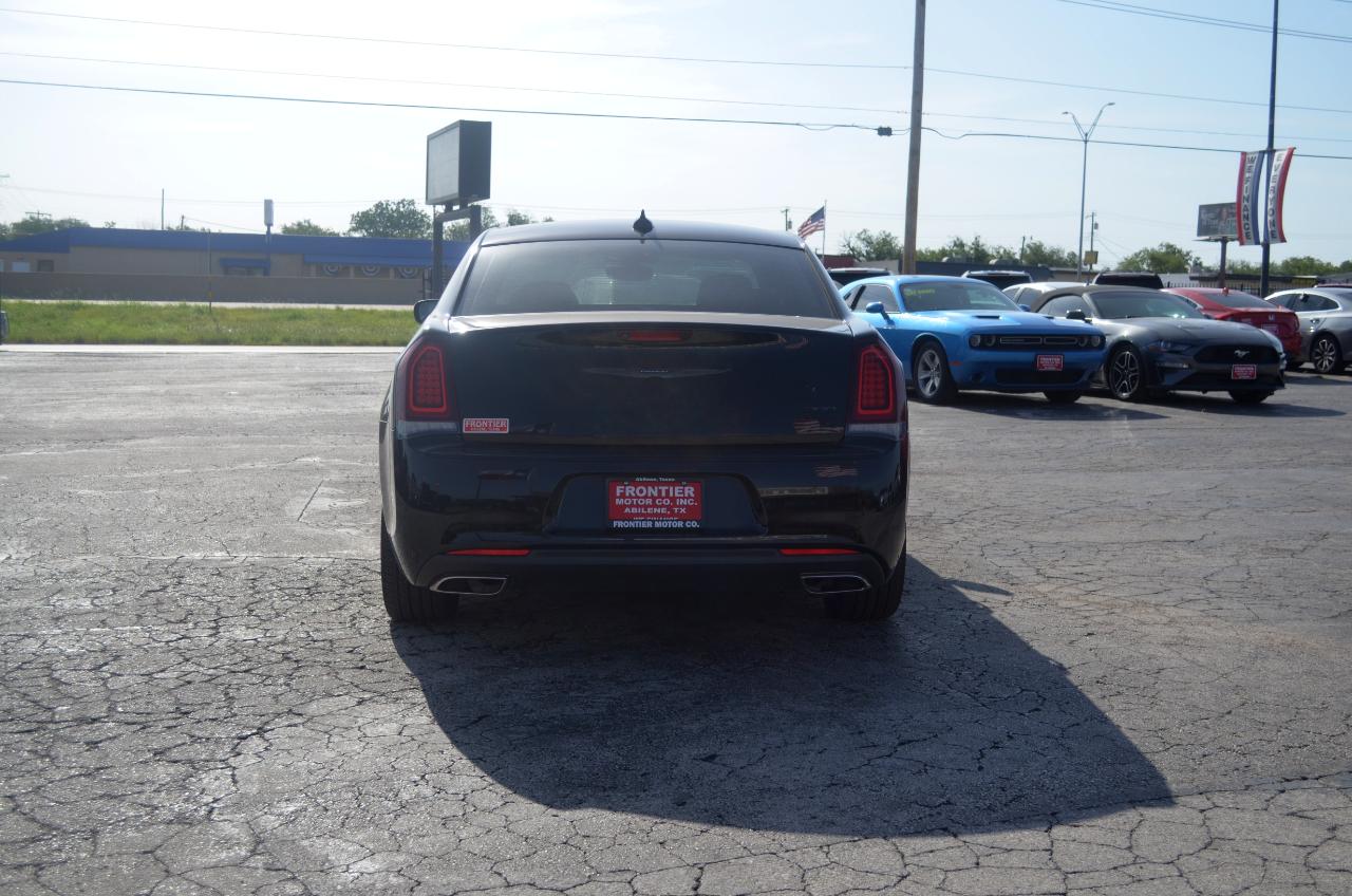 Chrysler 300 Touring RWD 2023