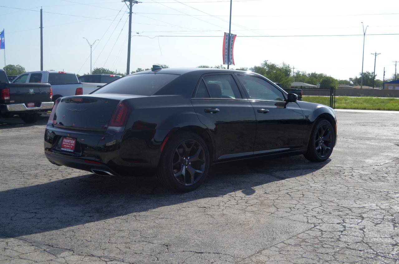 Chrysler 300 Touring RWD 2023