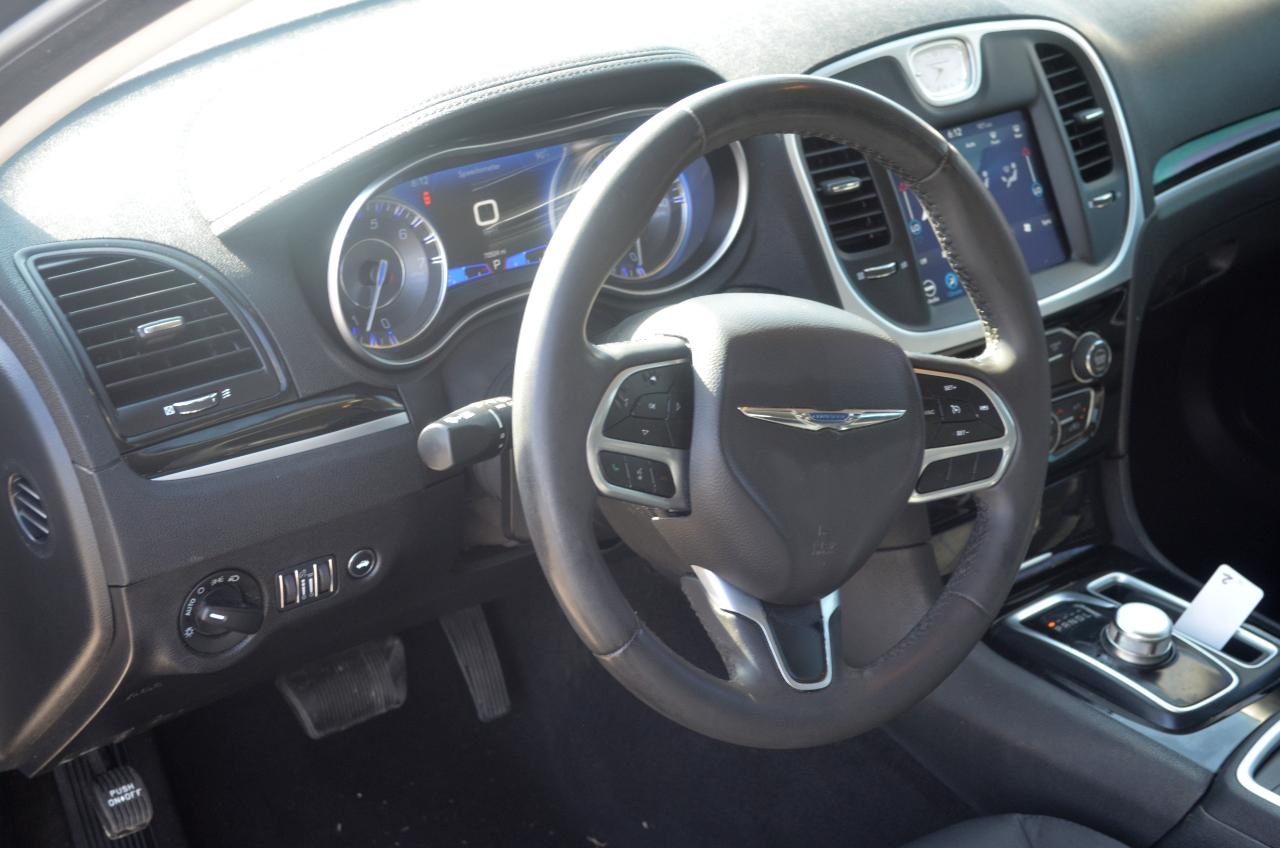 Chrysler 300 Touring RWD 2023