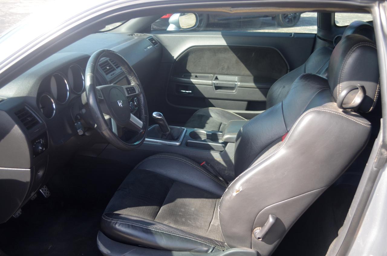 Dodge Challenger 2dr Cpe SRT8 2009