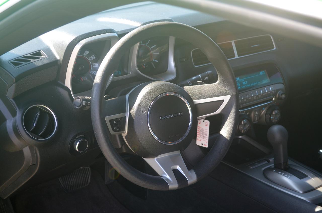 Chevrolet Camaro 2dr Cpe 1LT 2011