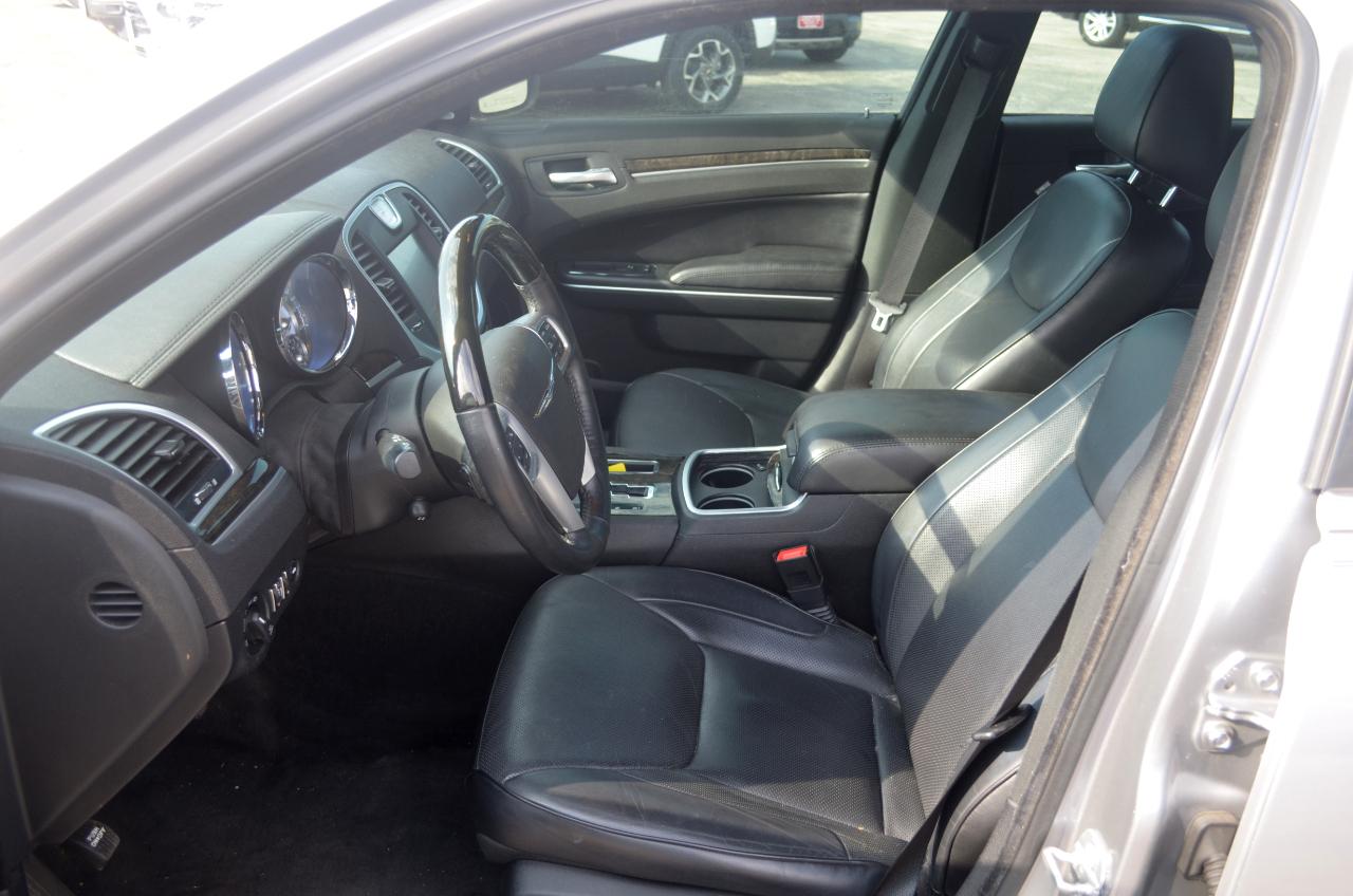 Chrysler 300 4dr Sdn 300C RWD 2014