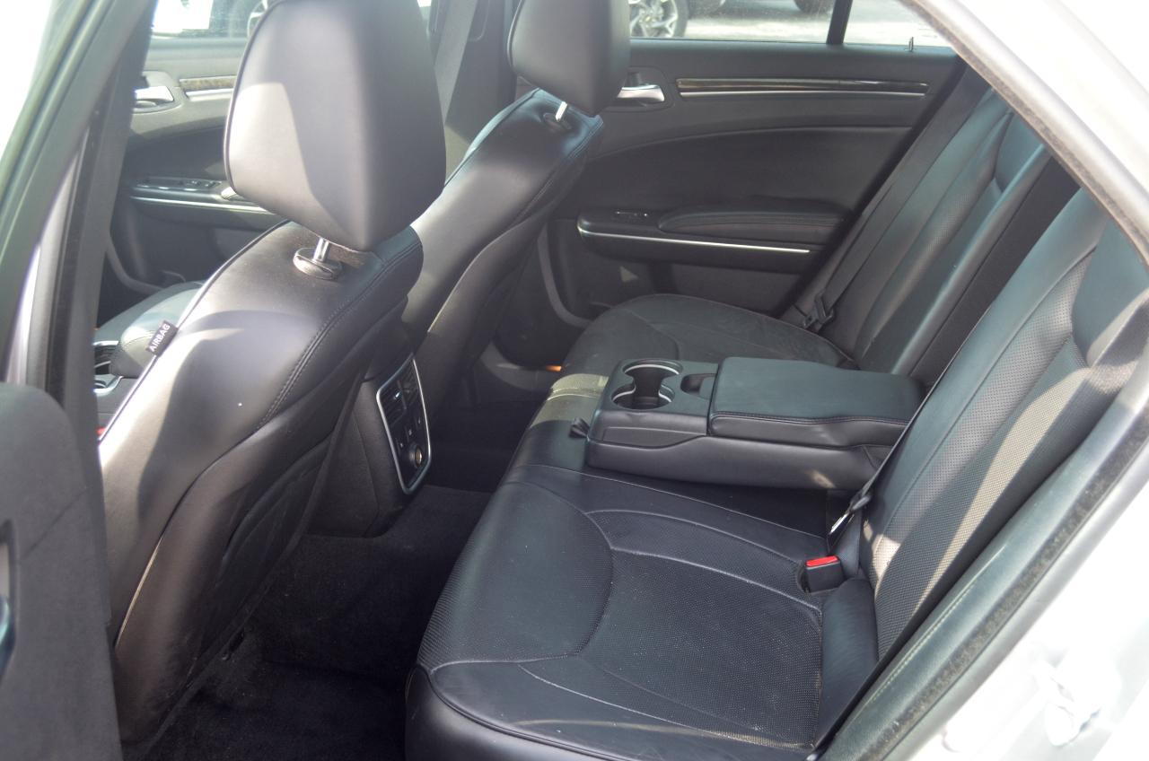 Chrysler 300 4dr Sdn 300C RWD 2014