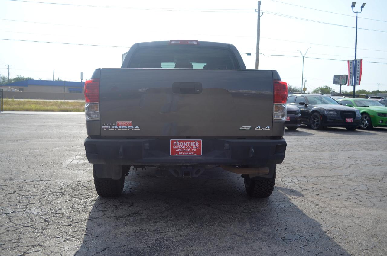Toyota Tundra 4WD Truck CrewMax 5.7L FFV V8 6-Spd AT (Natl) 2013