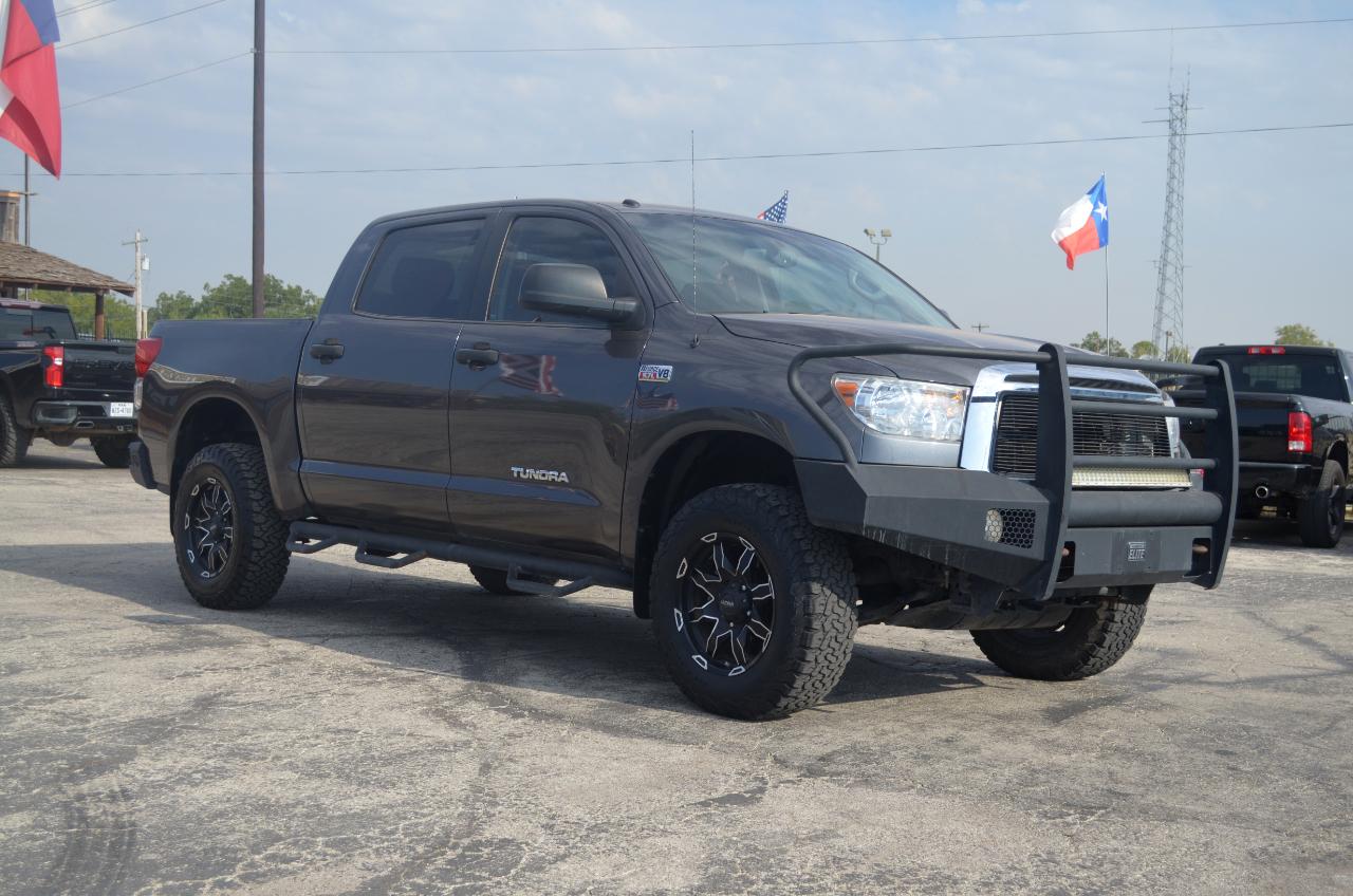 Toyota Tundra 4WD Truck CrewMax 5.7L FFV V8 6-Spd AT (Natl) 2013