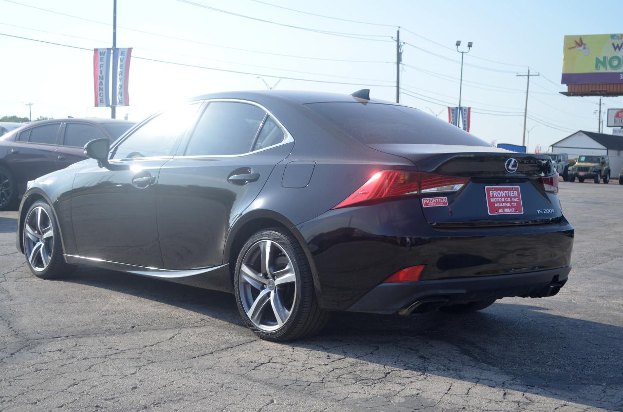Lexus IS IS Turbo RWD 2017