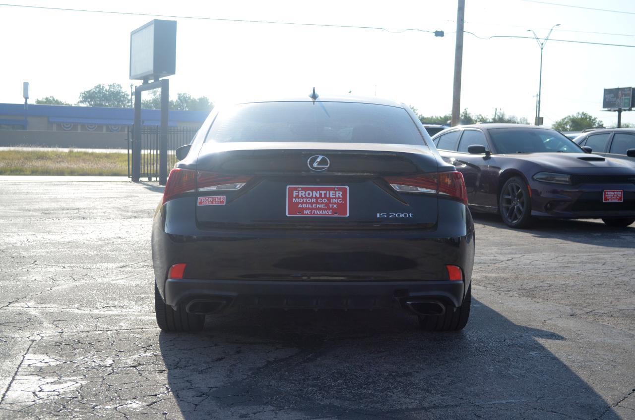 Lexus IS IS Turbo RWD 2017