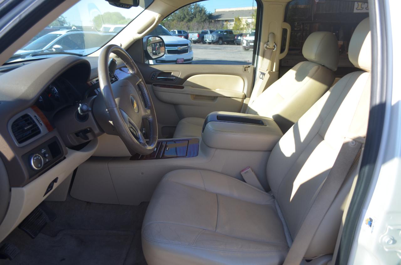 Chevrolet Suburban 2WD 4dr 1500 LTZ 2012