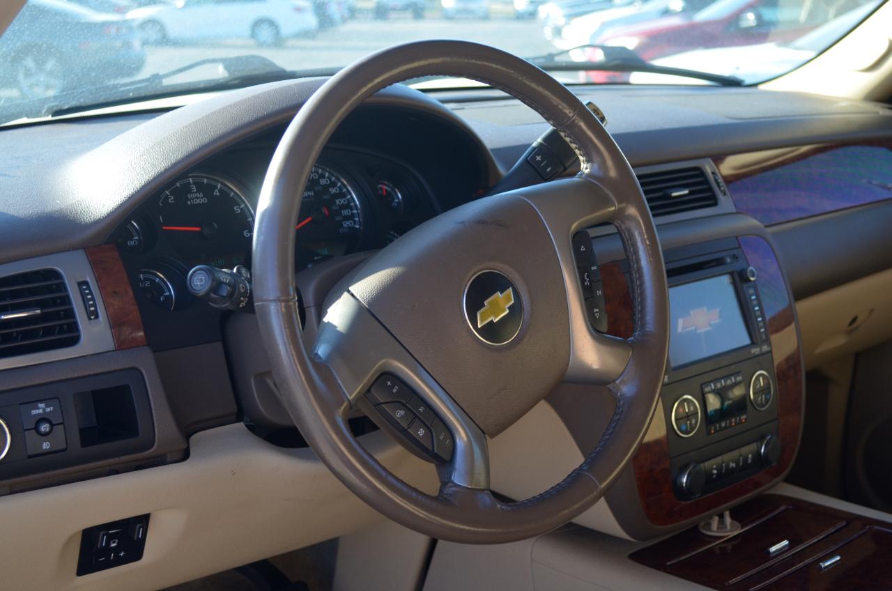 Chevrolet Suburban 2WD 4dr 1500 LTZ 2012