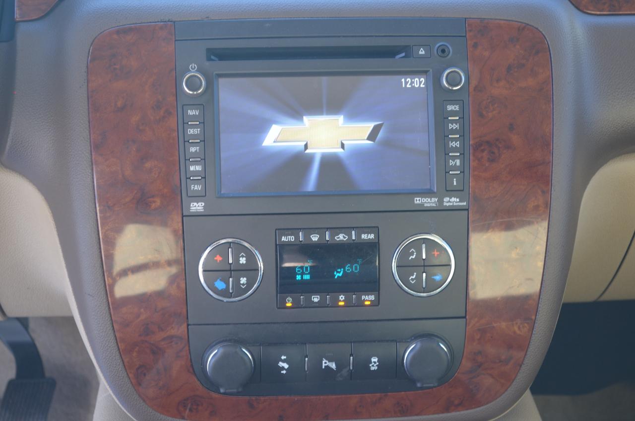 Chevrolet Suburban 2WD 4dr 1500 LTZ 2012