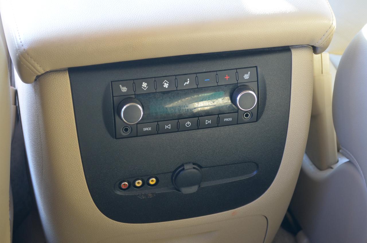 Chevrolet Suburban 2WD 4dr 1500 LTZ 2012