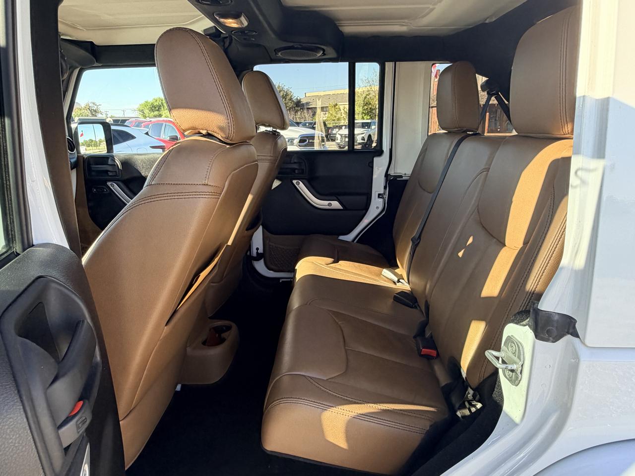 Jeep Wrangler Unlimited 4WD 4dr Sahara 2013