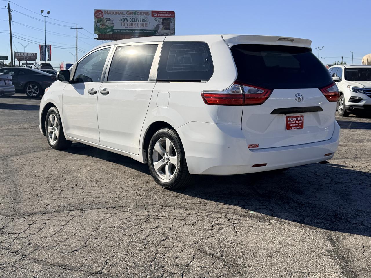 Toyota Sienna 5dr 7-Pass Van L FWD (Natl) 2016