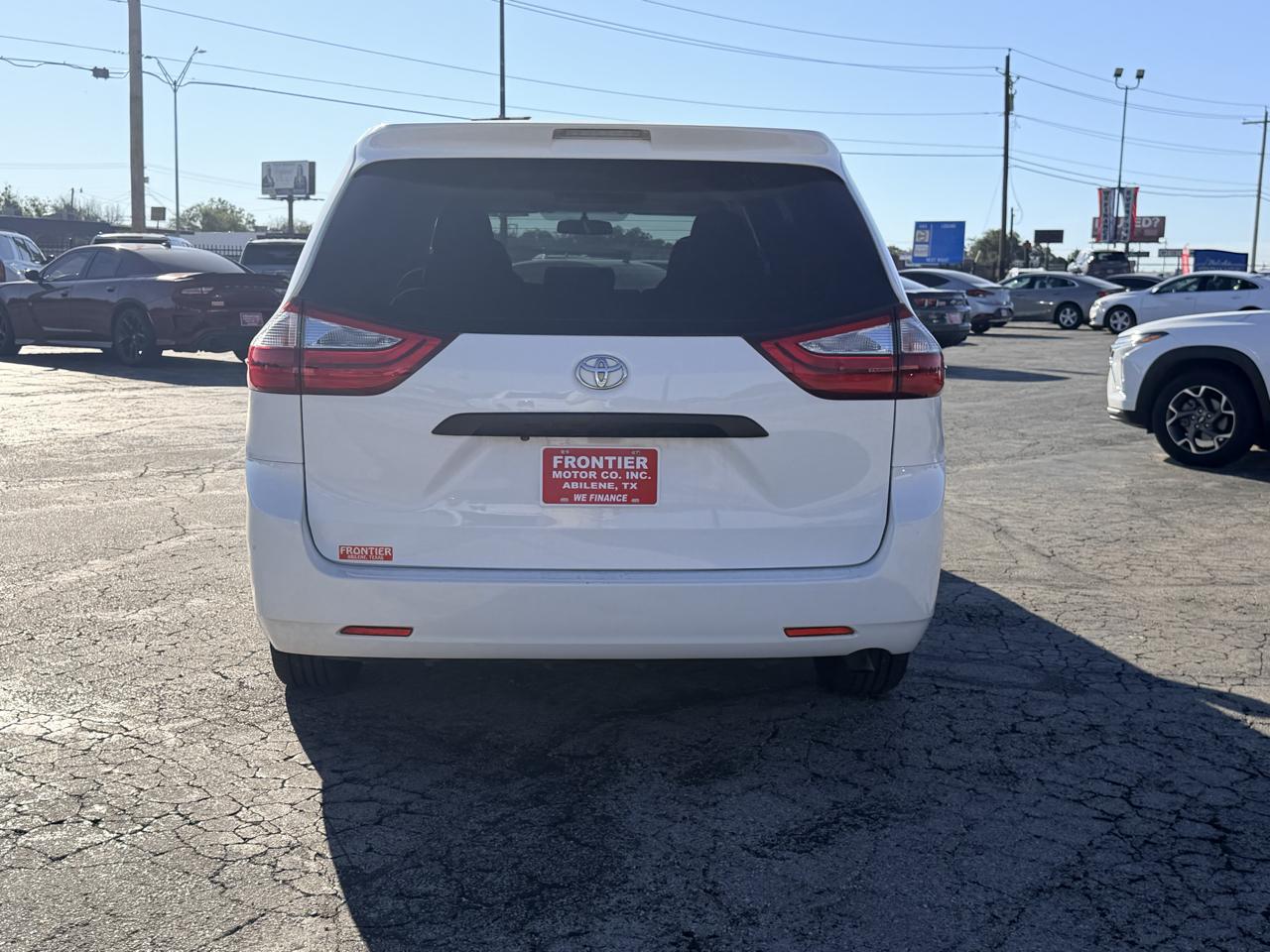 Toyota Sienna 5dr 7-Pass Van L FWD (Natl) 2016