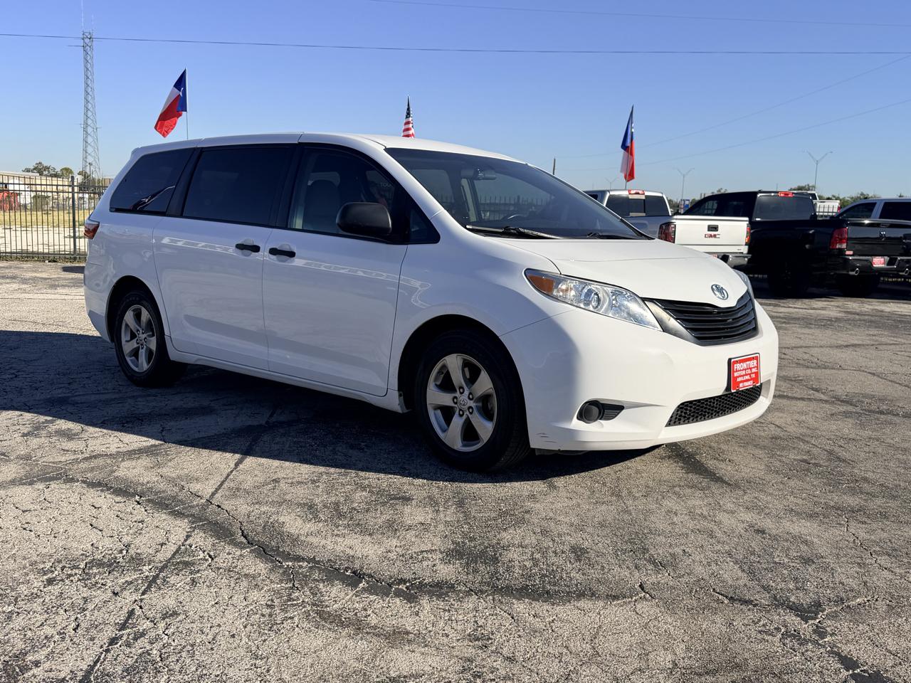 Toyota Sienna 5dr 7-Pass Van L FWD (Natl) 2016