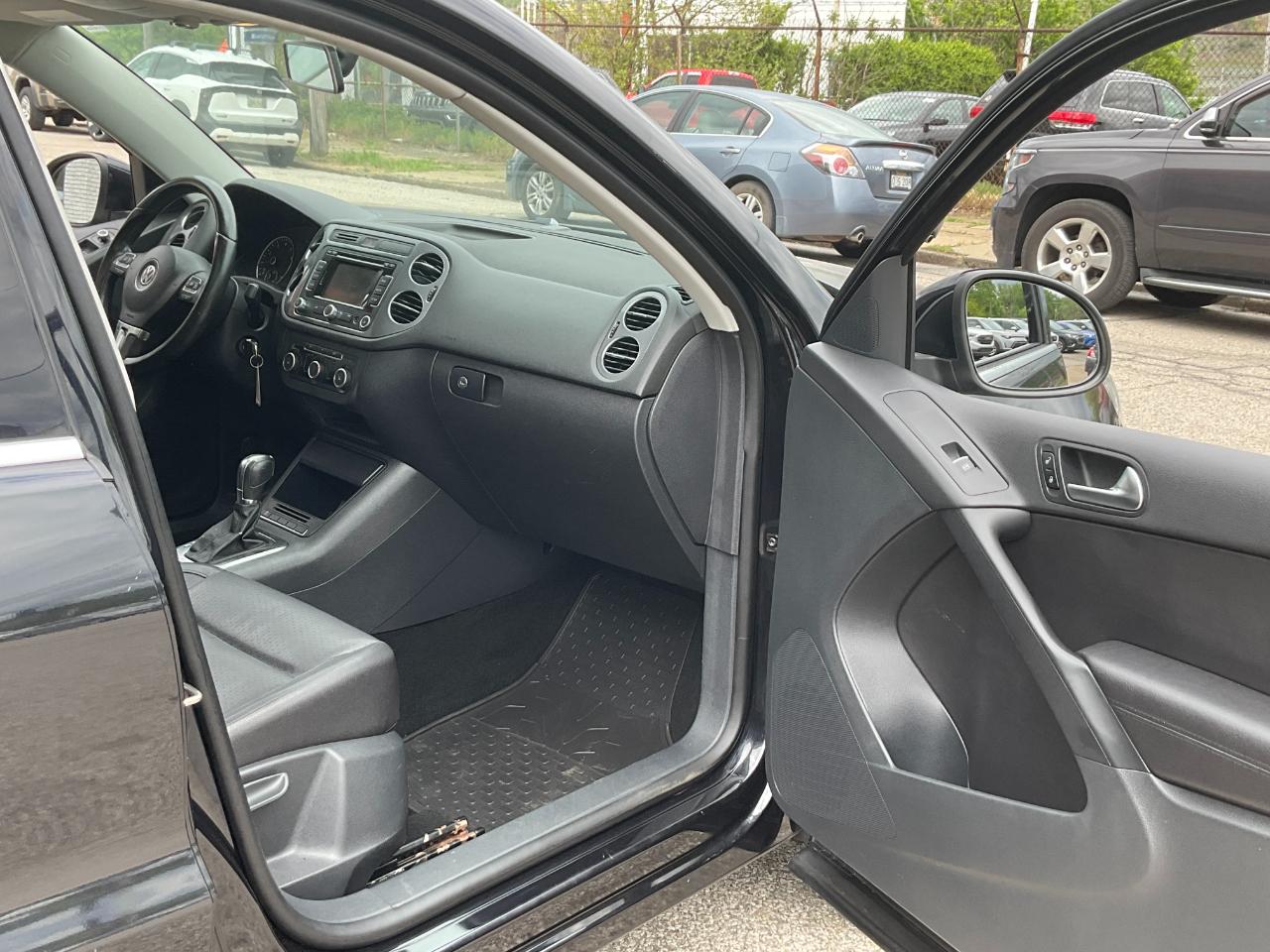 Volkswagen Tiguan S 4Motion 2012