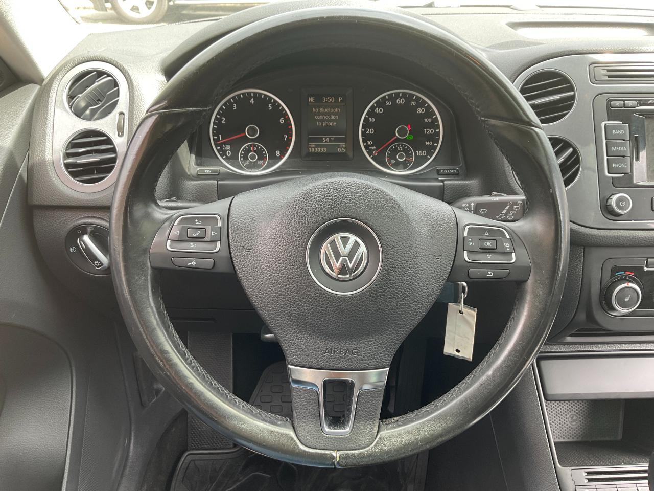 Volkswagen Tiguan S 4Motion 2012