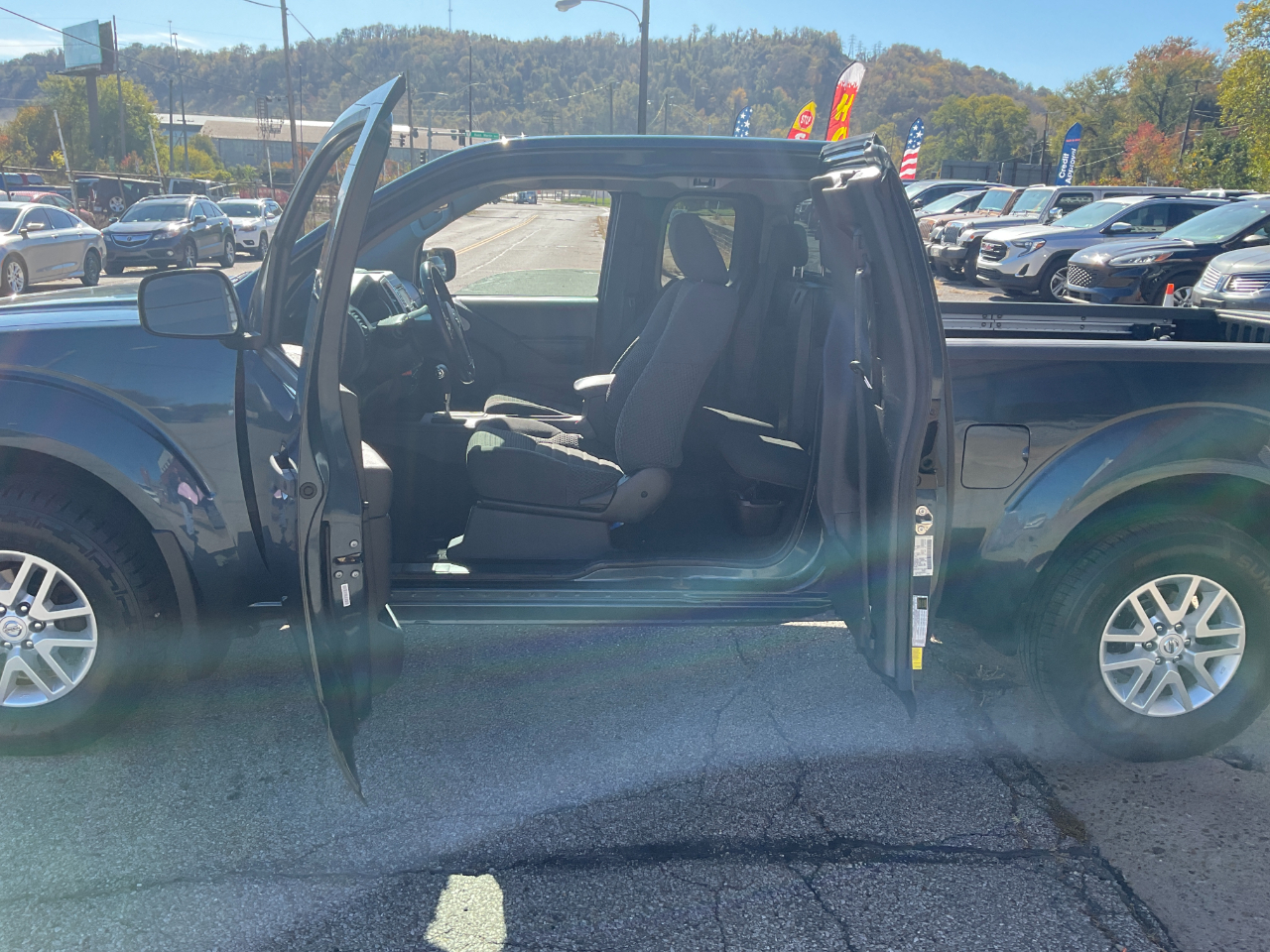 Nissan Frontier SV King Cab 5AT 4WD 2018 Nissan Frontier SV King Cab 5AT 4WD 2018