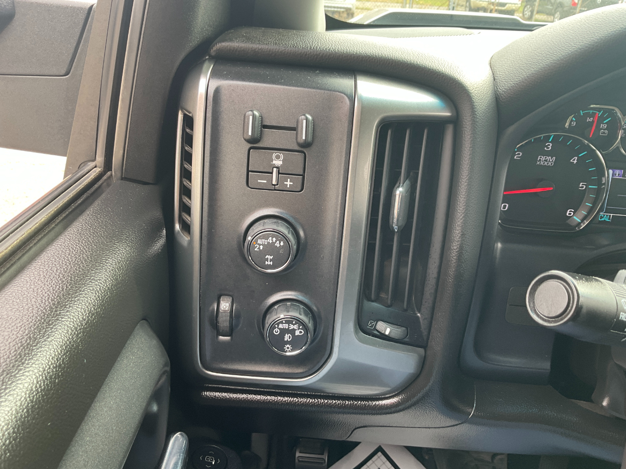 Chevrolet Silverado 1500 LT Crew Cab 4WD 2018 Chevrolet Silverado 1500 LT Crew Cab 4WD 2018