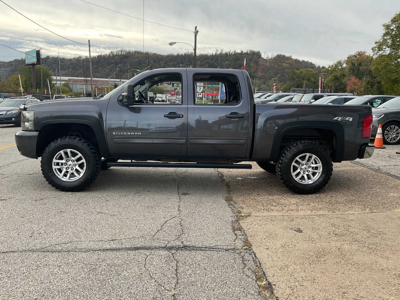 Chevrolet Silverado 1500 LT1 Crew Cab 4WD 2010 Chevrolet Silverado 1500 LT1 Crew Cab 4WD 2010