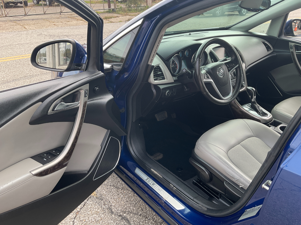 Buick Verano Base 2013 Buick Verano Base 2013