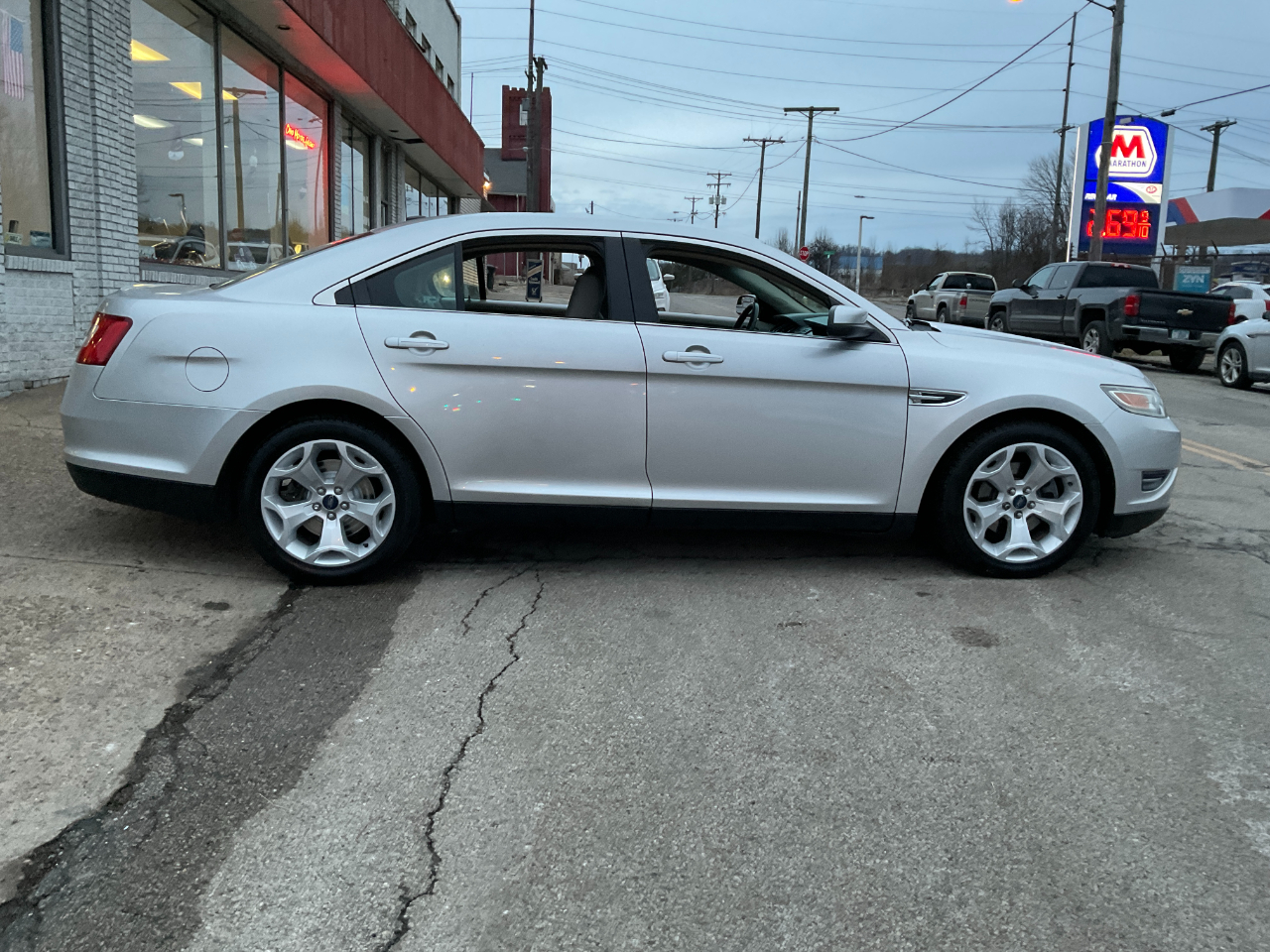 Ford Taurus SEL FWD 2012