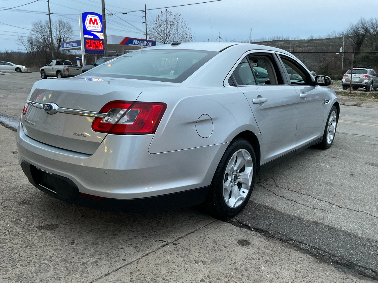 Ford Taurus SEL FWD 2012
