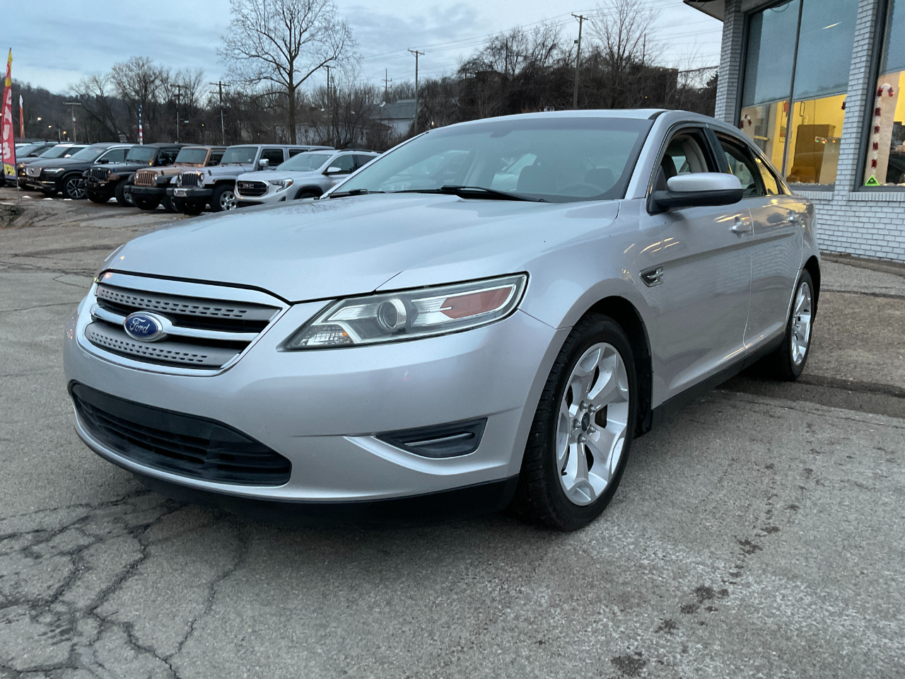 Ford Taurus SEL FWD 2012