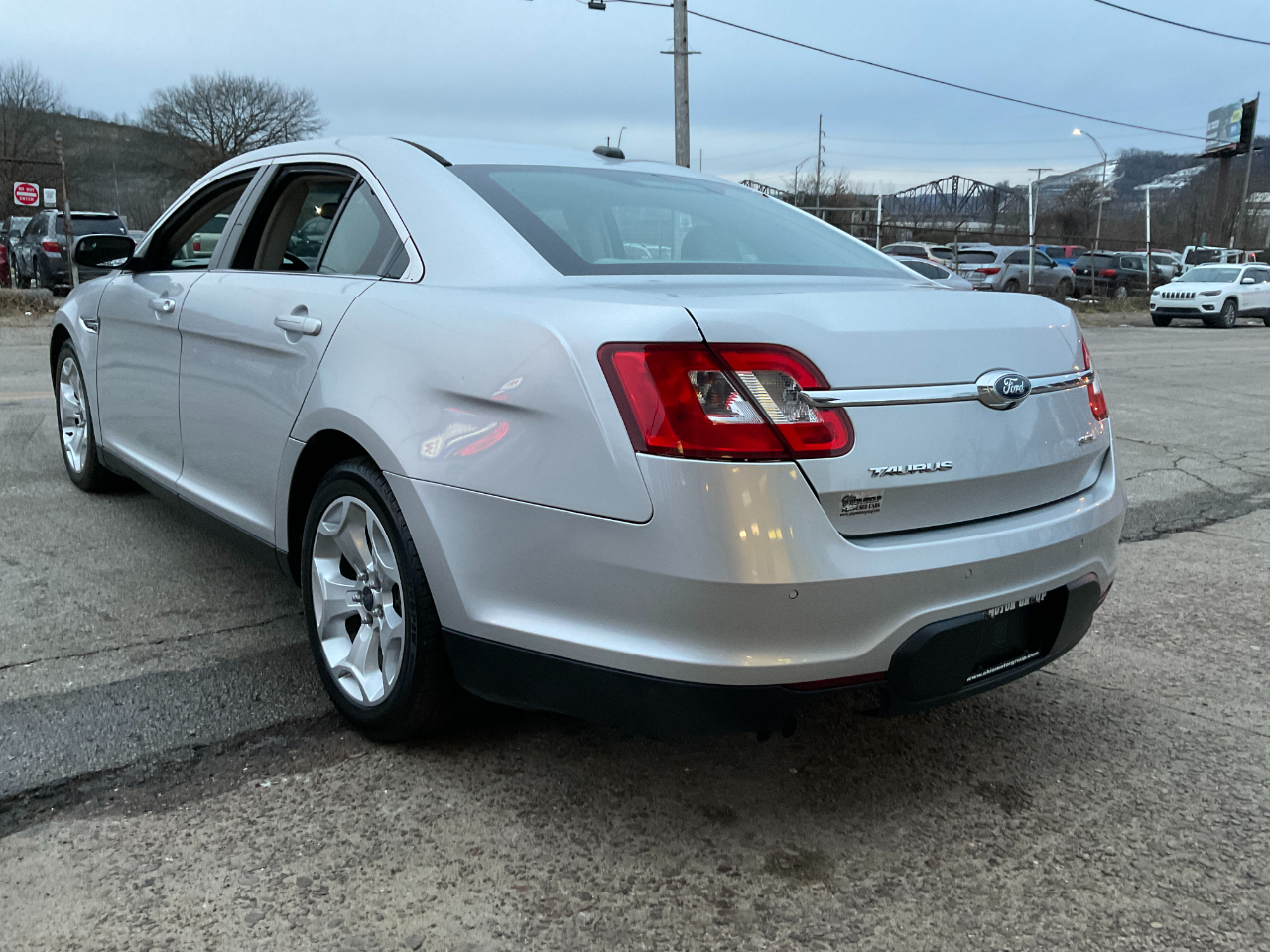 Ford Taurus SEL FWD 2012