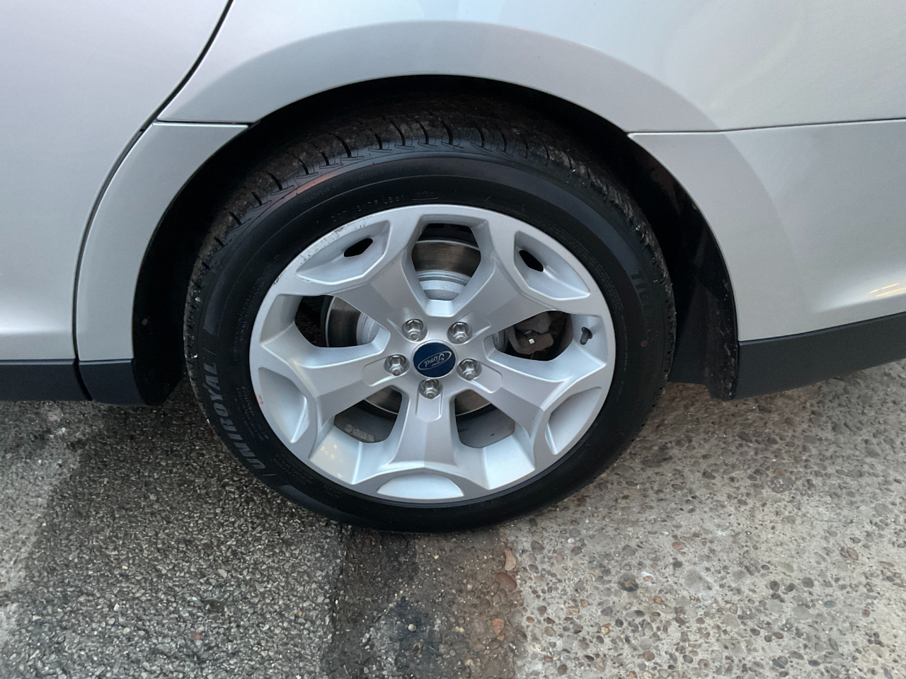 Ford Taurus SEL FWD 2012