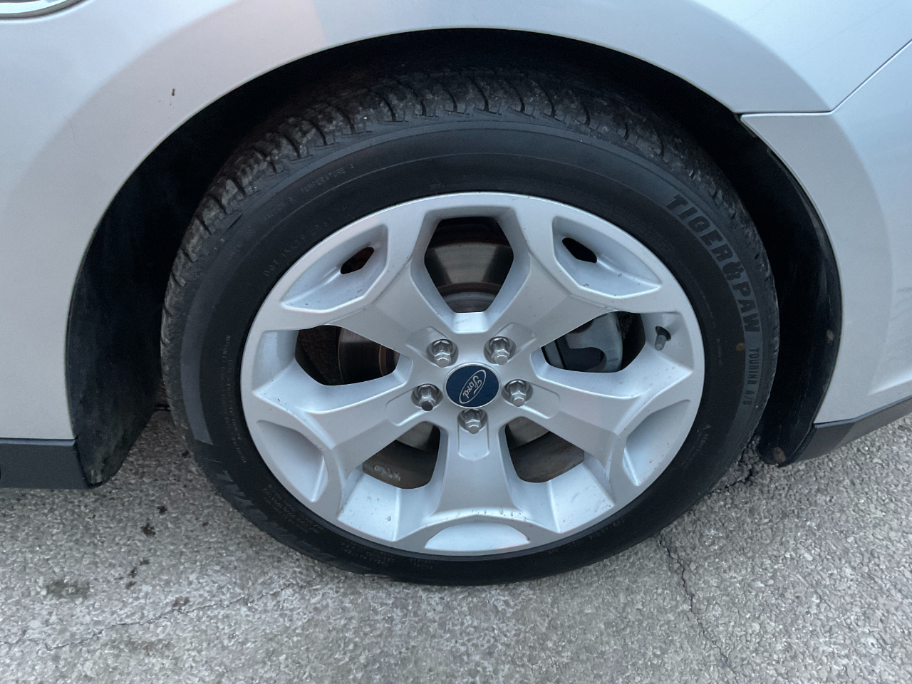 Ford Taurus SEL FWD 2012