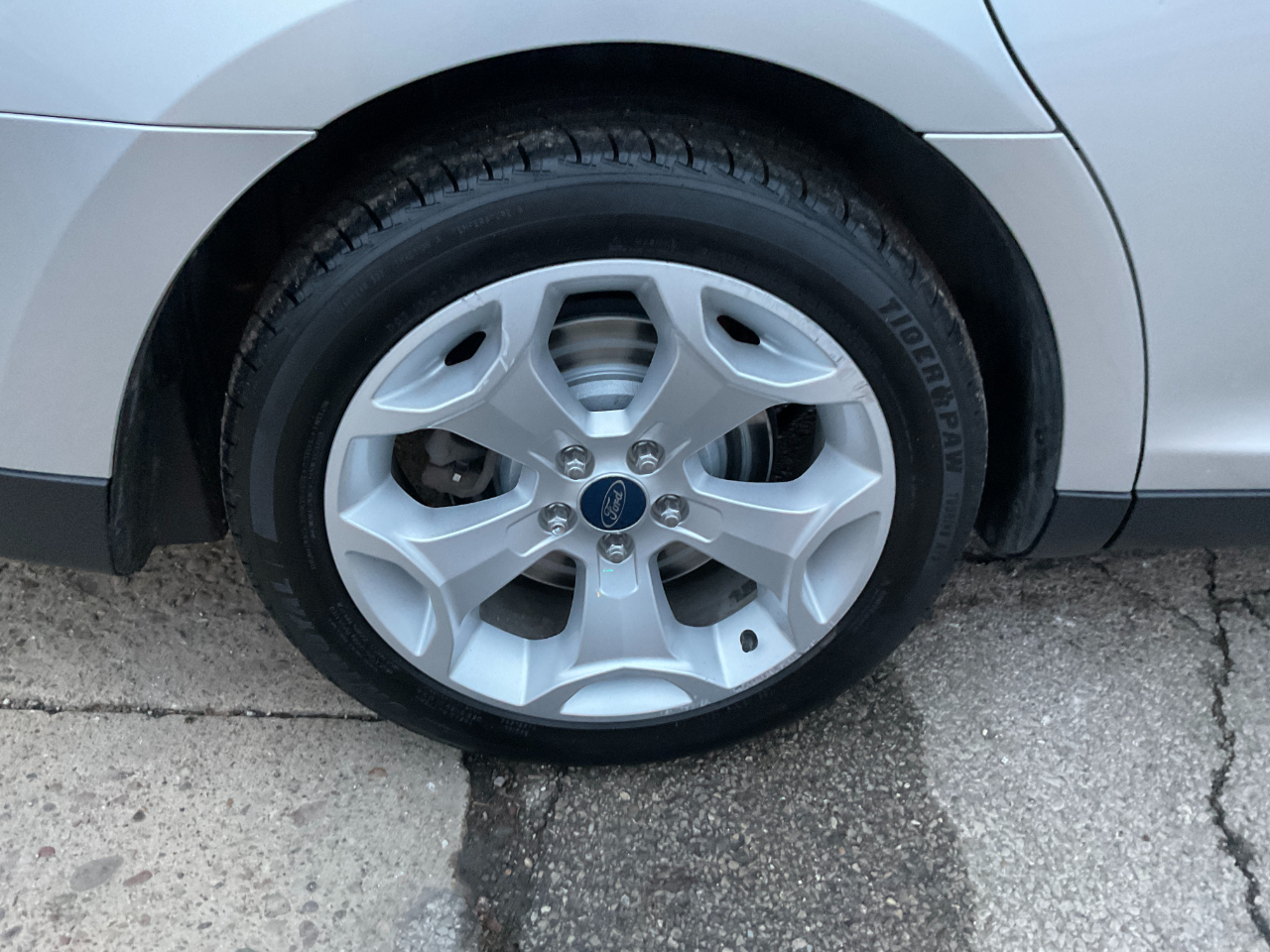 Ford Taurus SEL FWD 2012