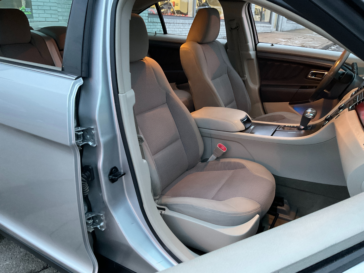 Ford Taurus SEL FWD 2012