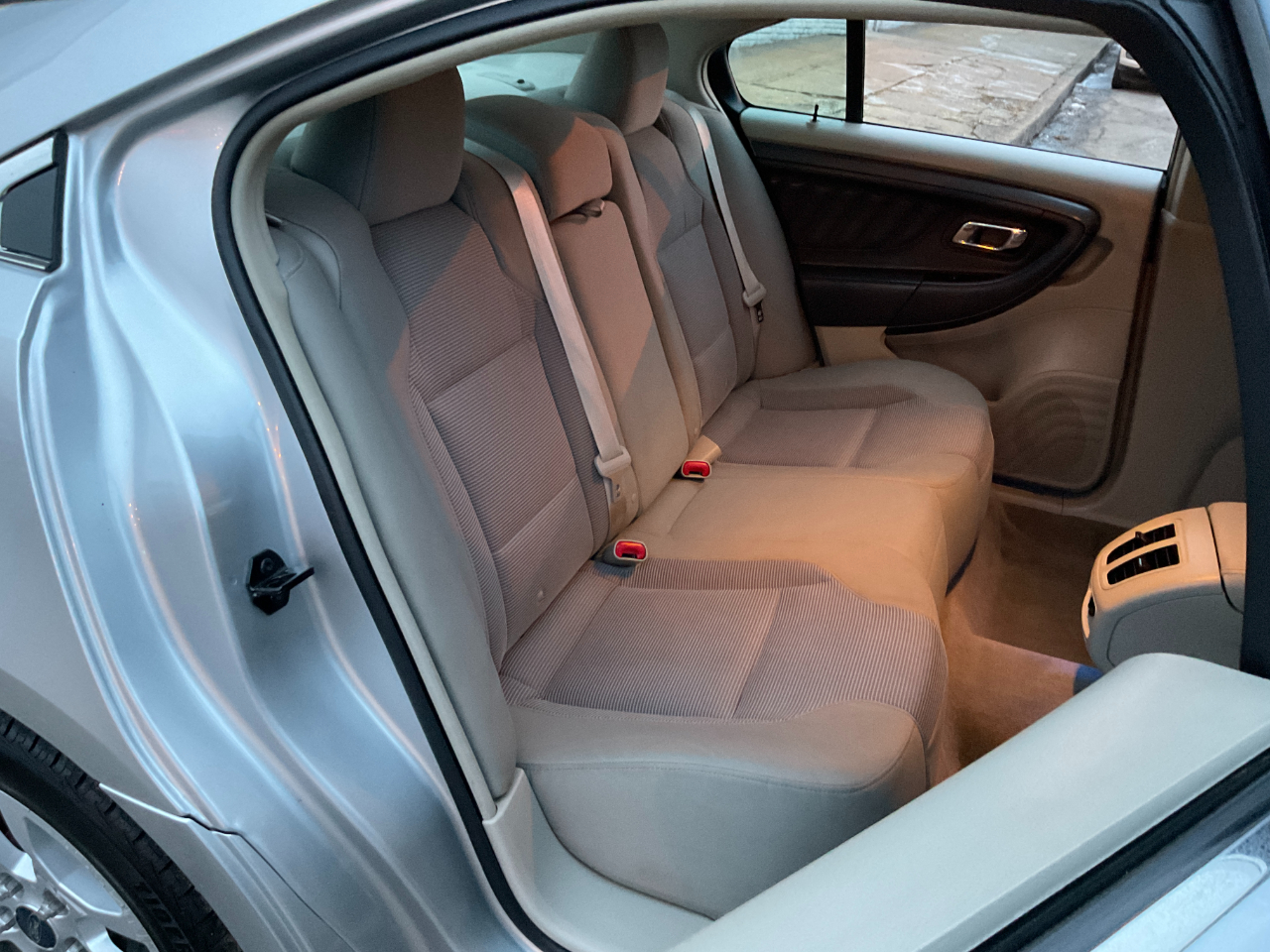 Ford Taurus SEL FWD 2012