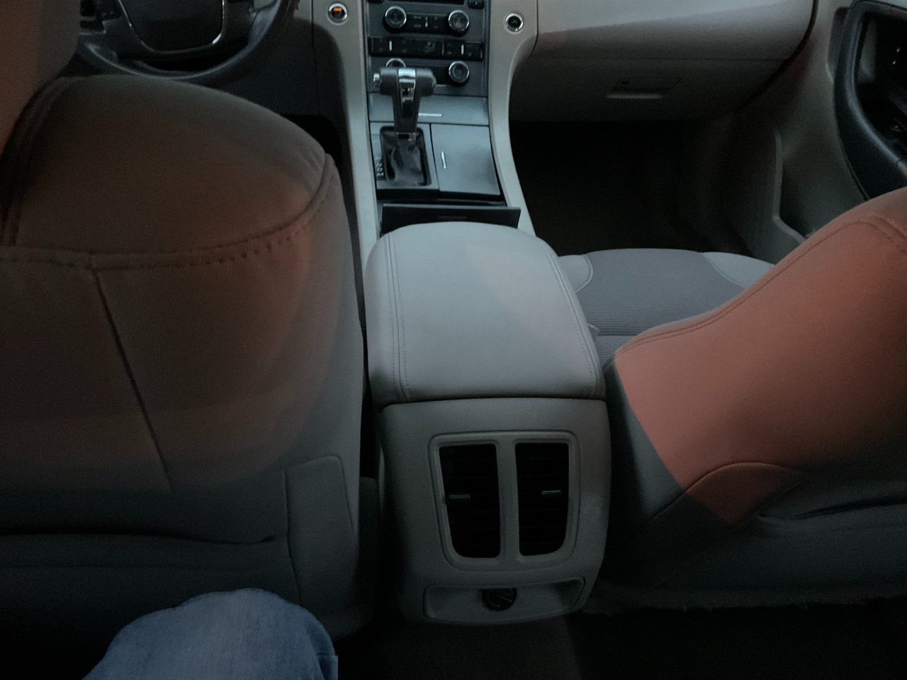 Ford Taurus SEL FWD 2012