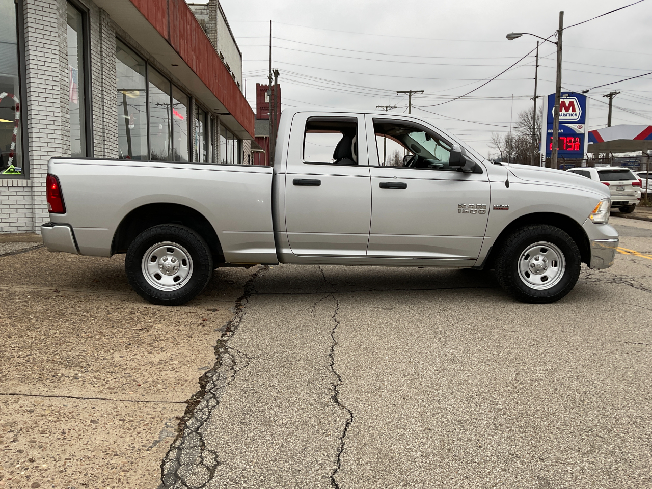 RAM 1500 Tradesman Quad Cab 4WD 2014