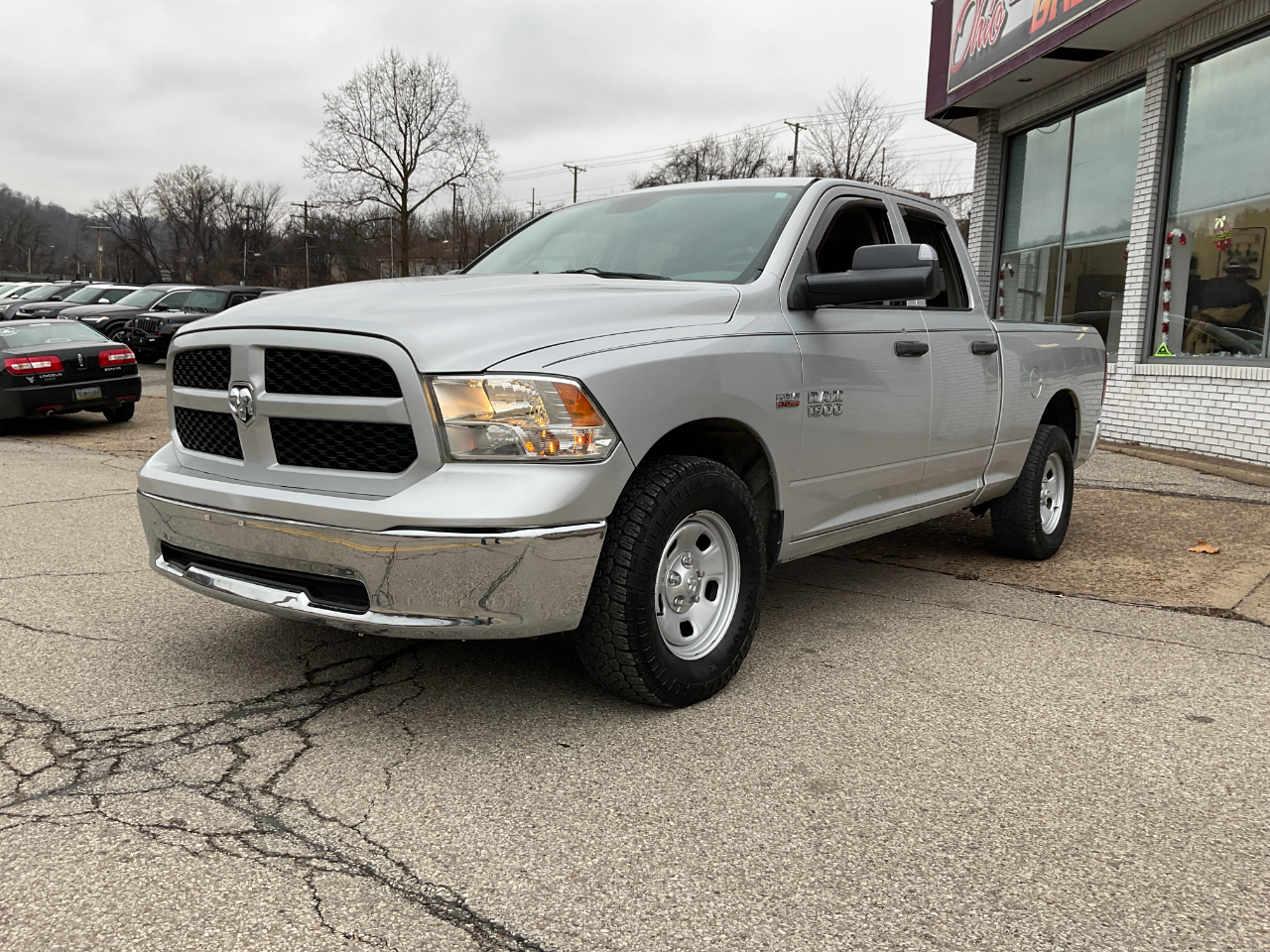 RAM 1500 Tradesman Quad Cab 4WD 2014