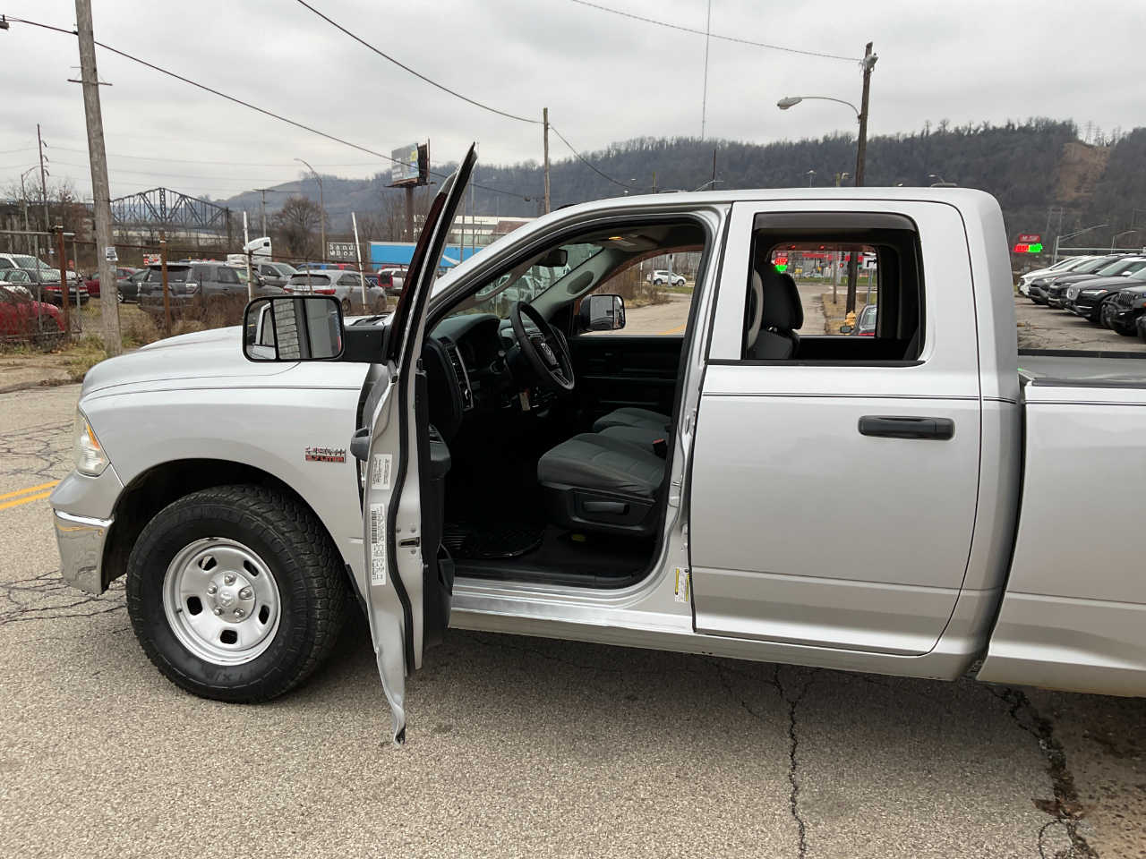 RAM 1500 Tradesman Quad Cab 4WD 2014