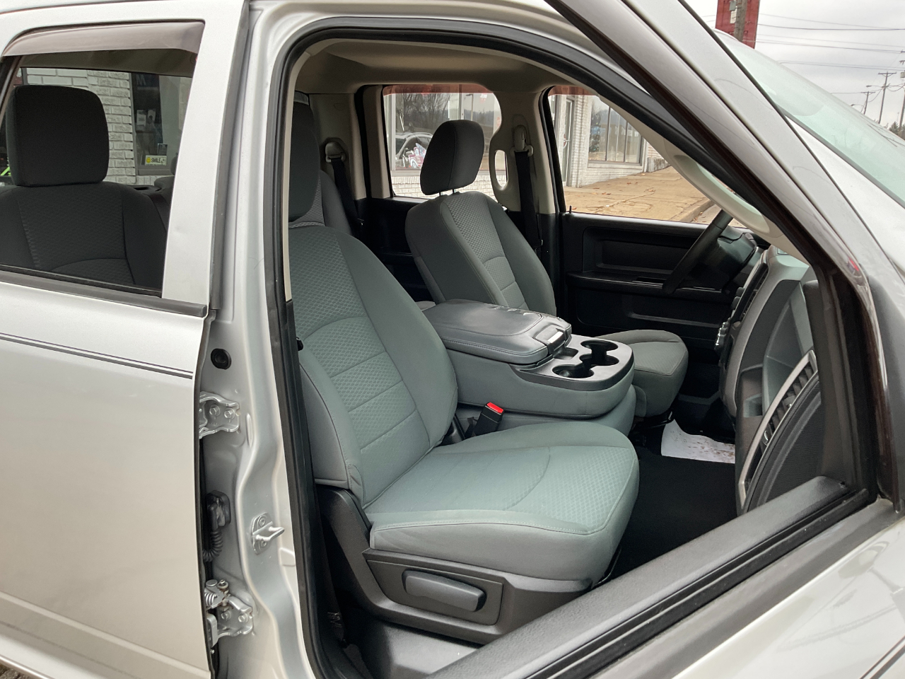 RAM 1500 Tradesman Quad Cab 4WD 2014