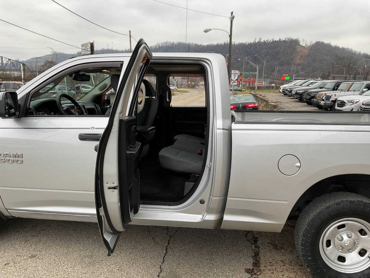 RAM 1500 Tradesman Quad Cab 4WD 2014