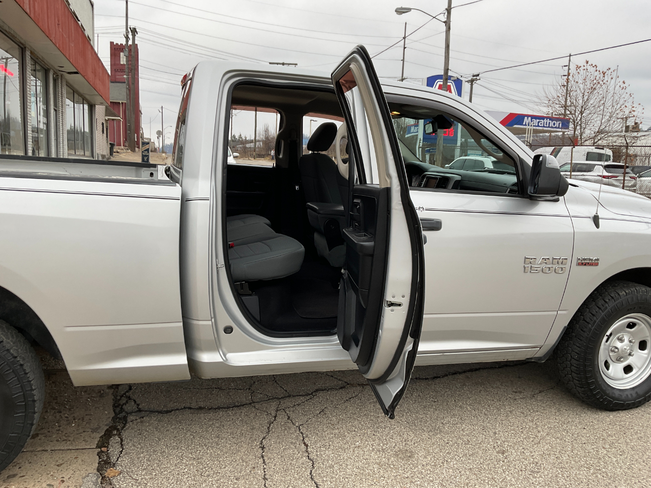 RAM 1500 Tradesman Quad Cab 4WD 2014
