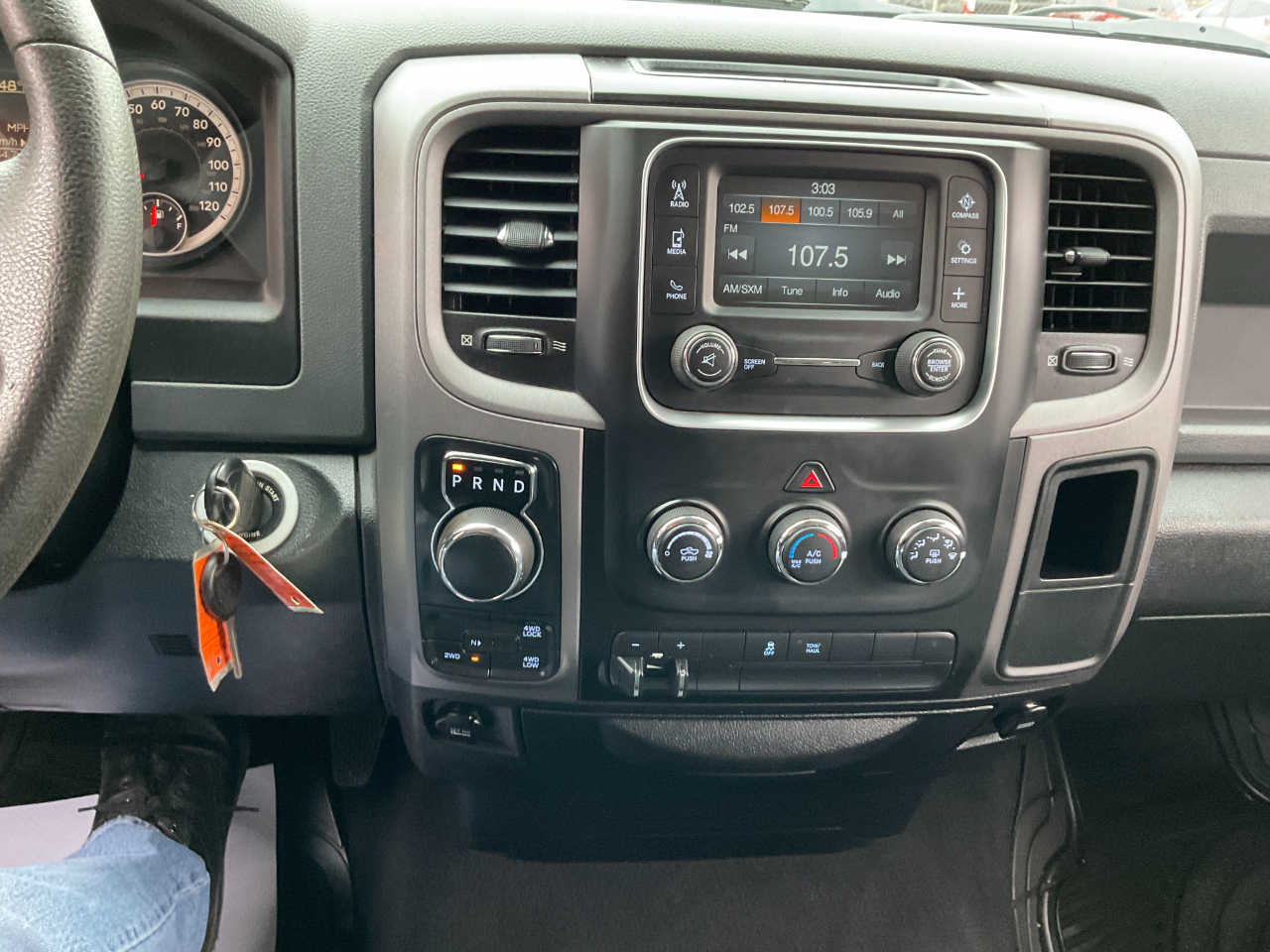 RAM 1500 Tradesman Quad Cab 4WD 2014