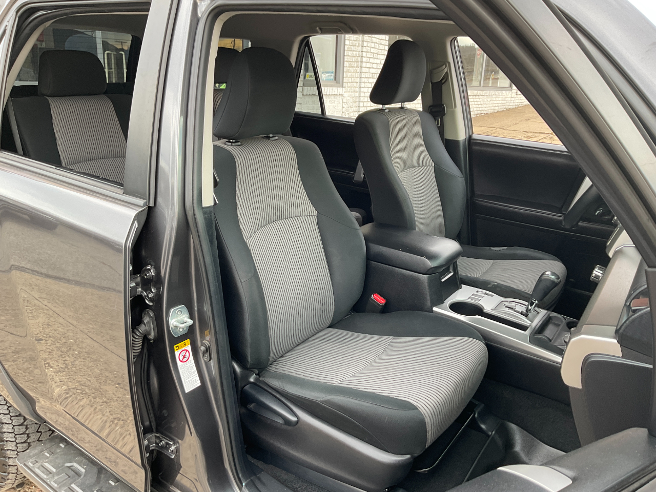 Toyota 4Runner SR5 4WD 2016