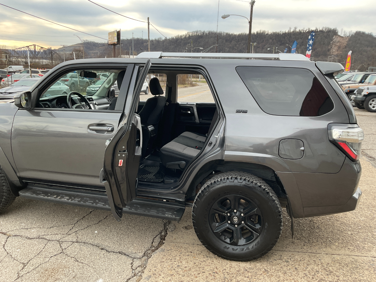 Toyota 4Runner SR5 4WD 2016