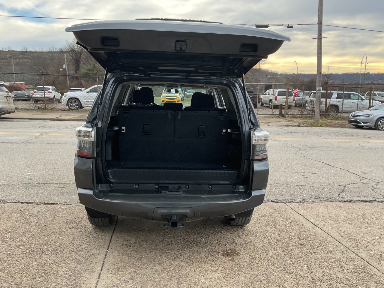 Toyota 4Runner SR5 4WD 2016