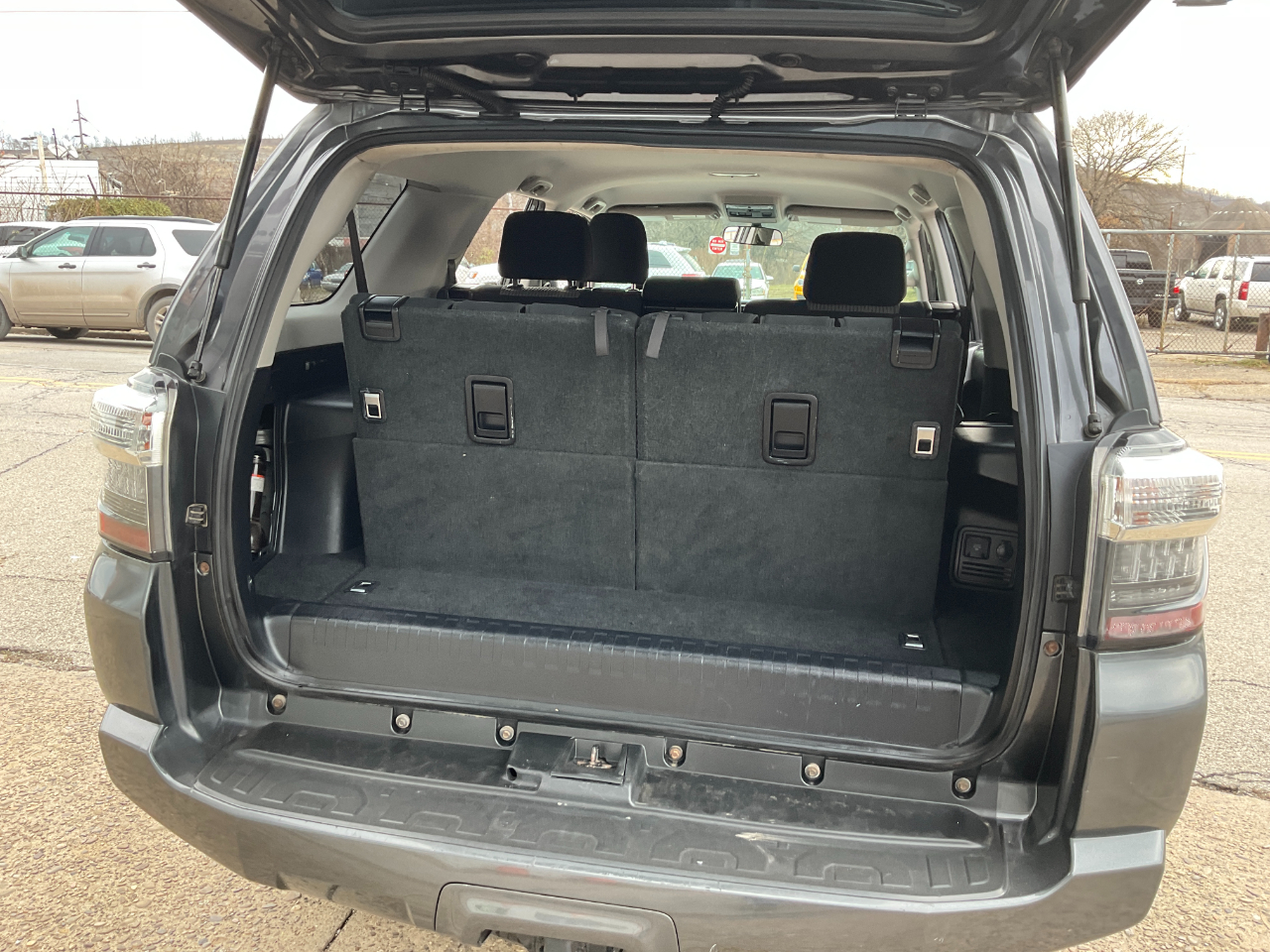 Toyota 4Runner SR5 4WD 2016