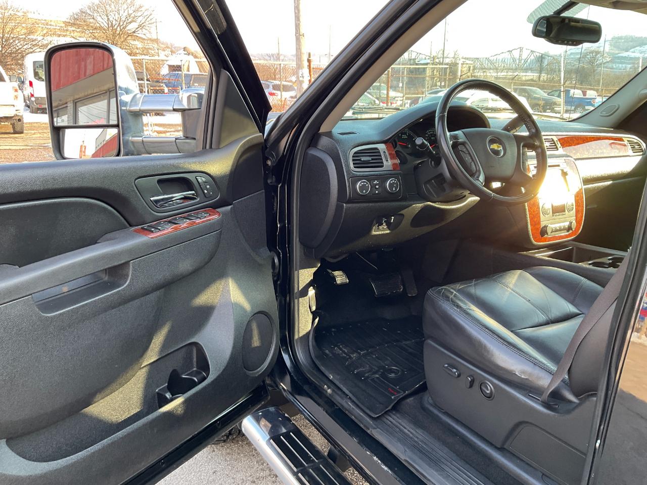 Chevrolet Silverado 3500HD LTZ Crew Cab  4WD 2011