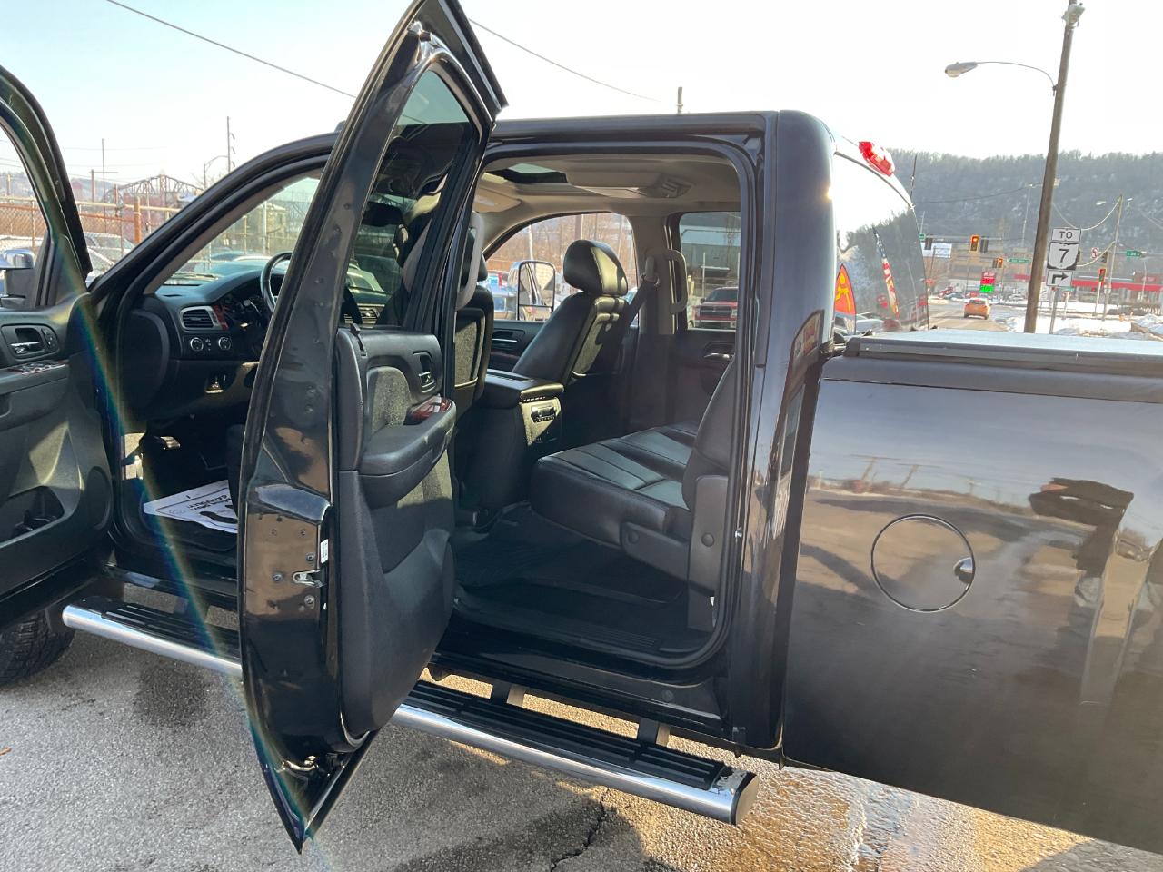 Chevrolet Silverado 3500HD LTZ Crew Cab  4WD 2011